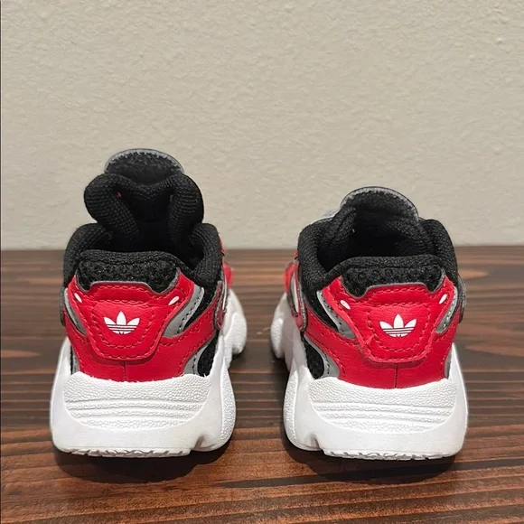 Adidas Ozmillen Sneakers size: 7C - Picture 4 of 6